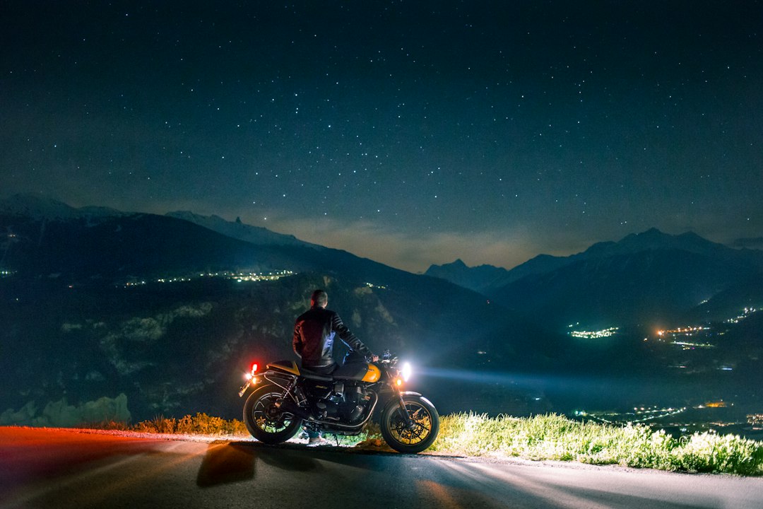 Sicherheit auf anspruchsvollen Motorradtouren: Risikofaktoren erkennen und im Ernstfall richtig handeln