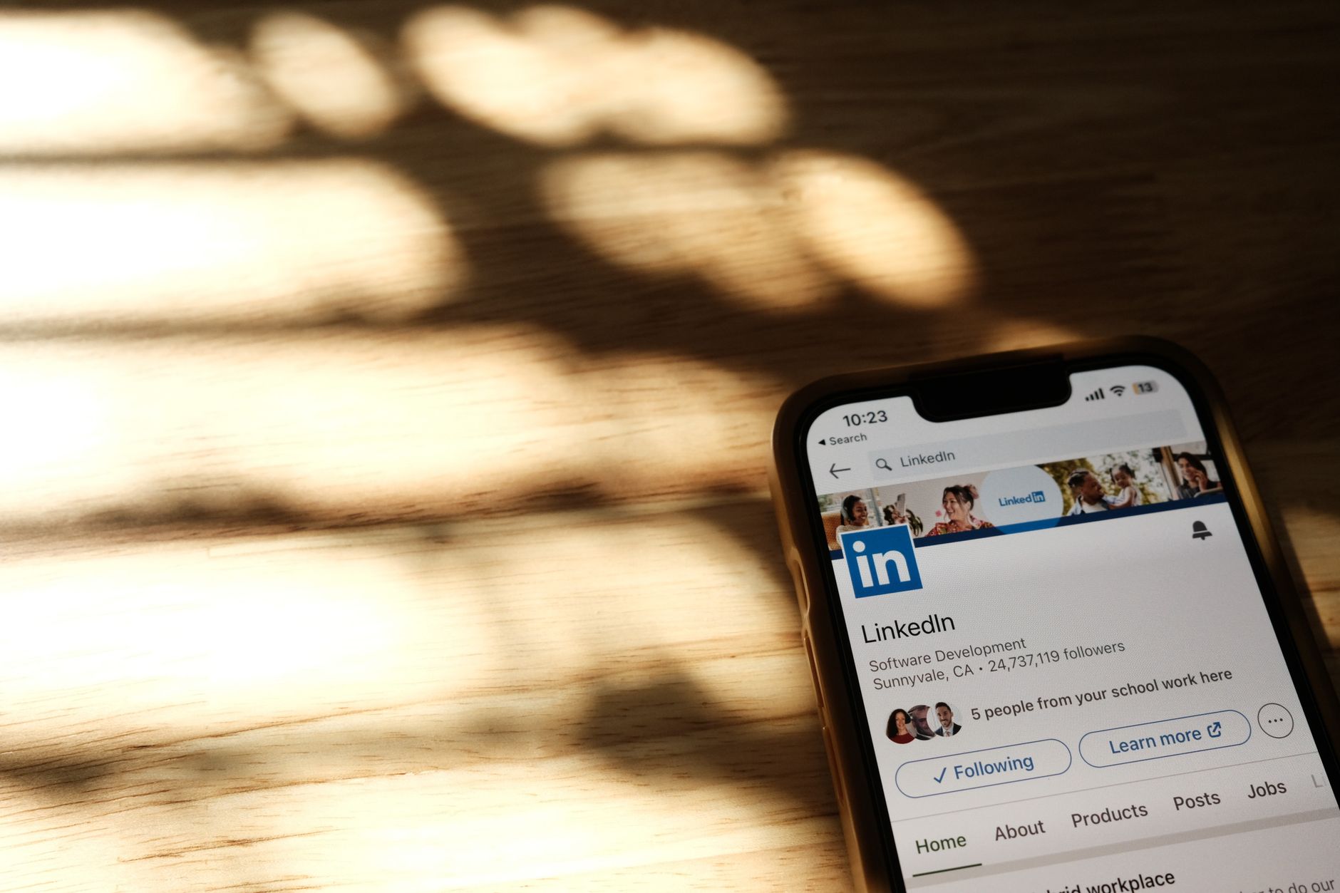 LinkedIn Eigentümer: Wer steckt hinter der Plattform?